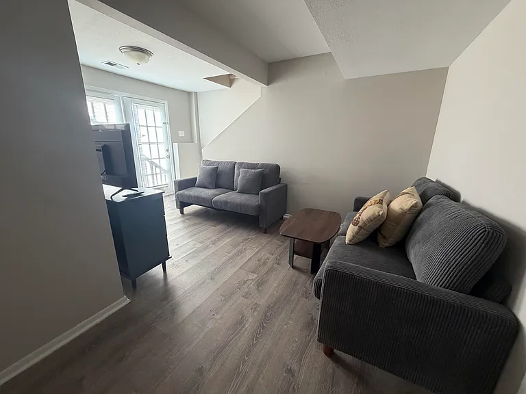 203 Wheaton Ct — Photo 14
