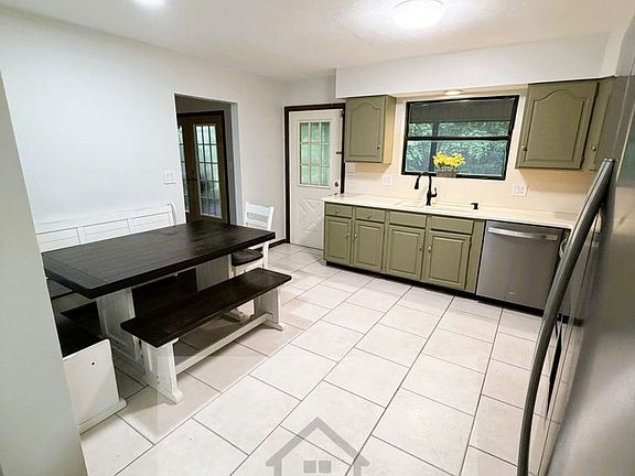 2nd image of 4530 SW 46th St