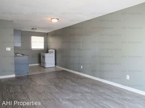 5th image of 1112 4th St W Unit A