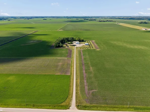 17606 310th St, Mason City, IA 50401
