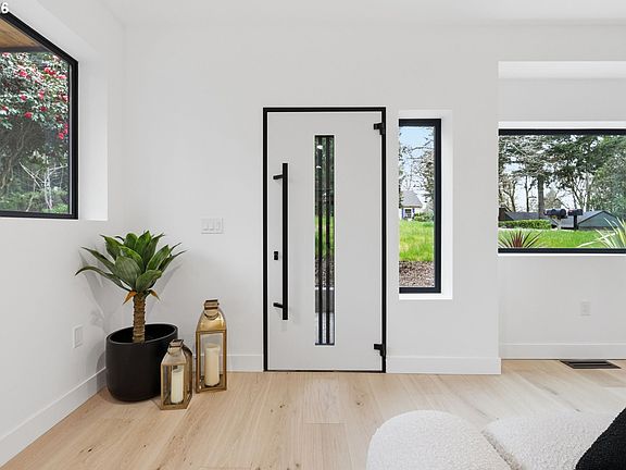 4th image of 10000 SW 25th Ave