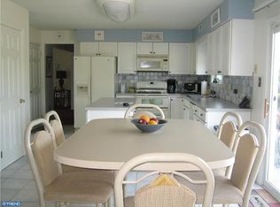 24 Steeplechase Dr, Turnersville, NJ 08012
