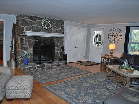 5th image of 45 Louise Luther Dr