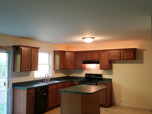 3rd image of 2268 Ochre St