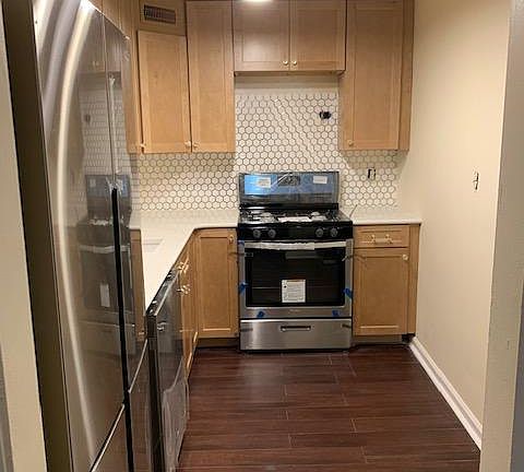 2nd image of 801 N Pitt St APT 1010