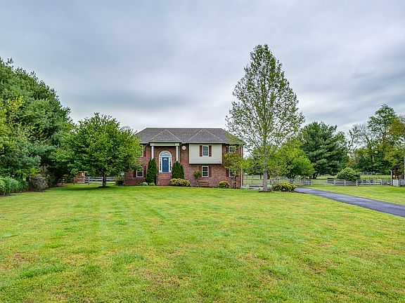 2nd image of 1604 Indian Creek Cir