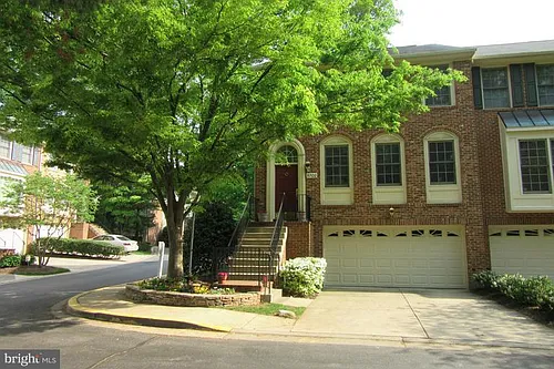 5700 Exeter Hill Way Photo 1