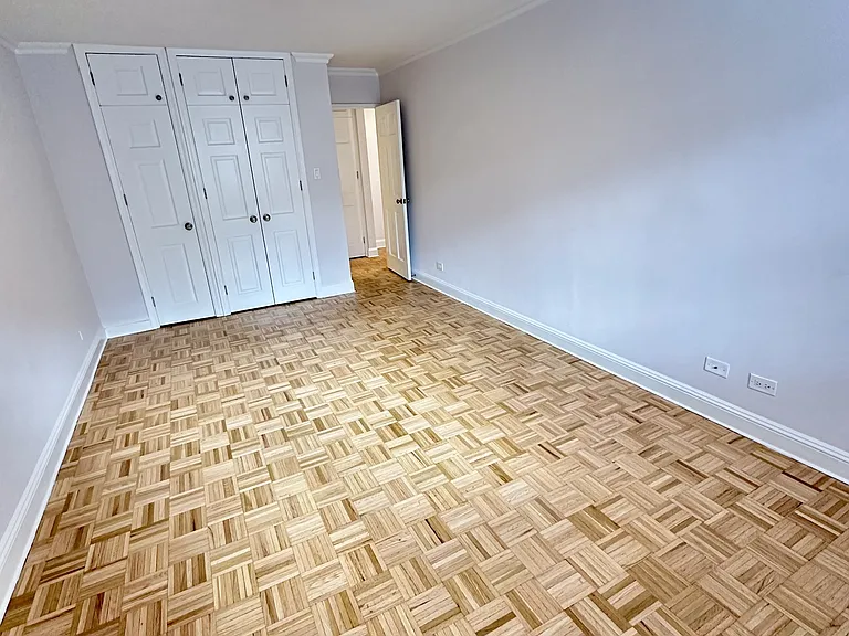 442 W 57th St #4A — Photo 5