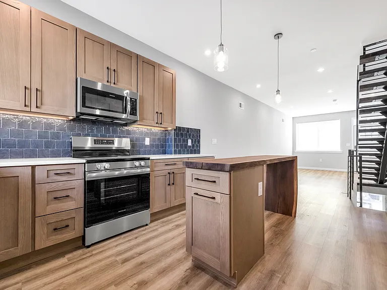 2637 W Sterner St — Photo 23