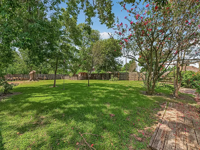 1007 E Baker Rd — Photo 27