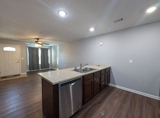 1423 McLain St APT 3, Newport, AR 72112