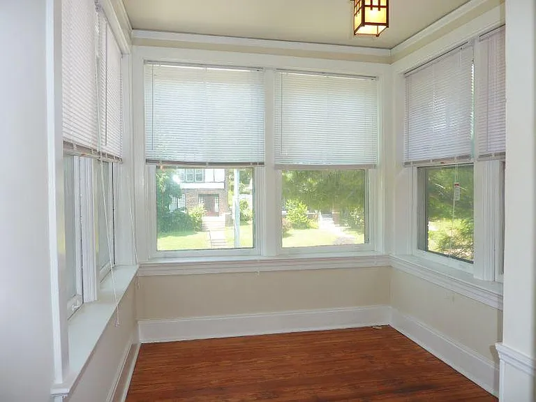 1070 McCausland Ave — Photo 9