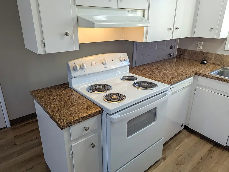 1604-1640 Chemeketa St NE — Photo 6