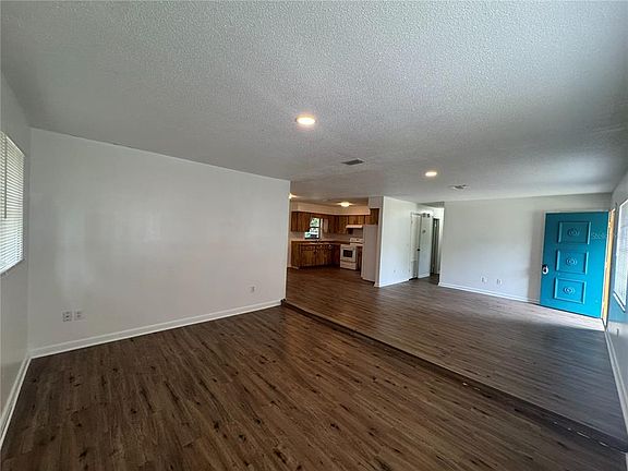 4th image of 2343 S Tennyson Point