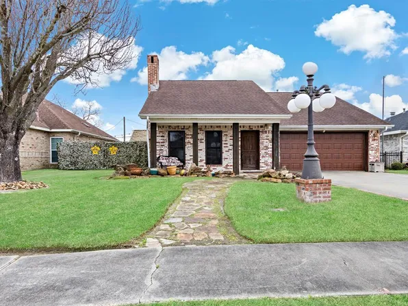 3193 Williamsburg Ln, Port Neches, TX 77651