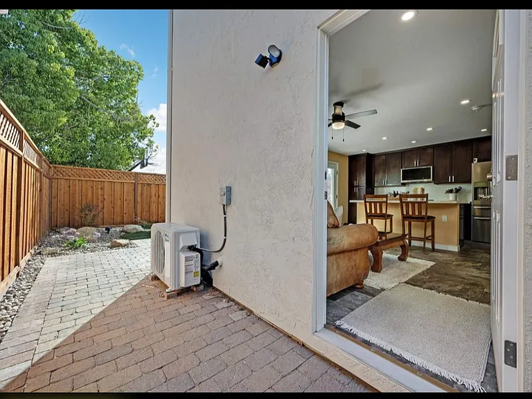 886 Laguna St — Photo 11