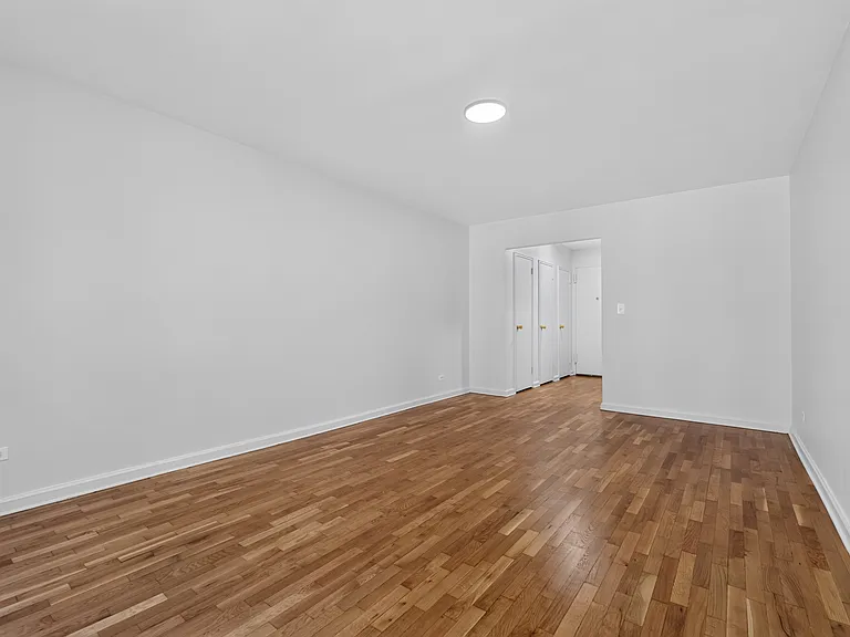 150 E 30th St #2C — Photo 3