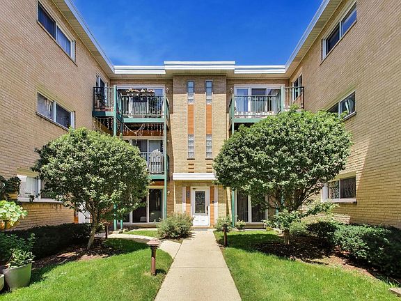2nd image of 717 Seward St APT 3E