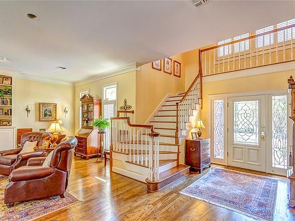 3rd image of 6409 Wynwood Pl