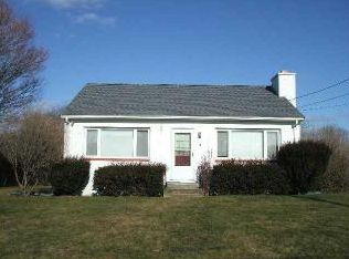 16 Green Meadow Dr, Narragansett, RI 02882