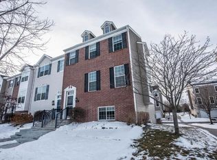 1726 Riverside Dr, Shakopee, MN 55379