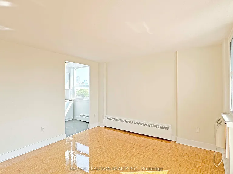 485 Huron St #402 — Photo 3