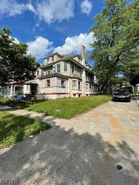 2nd image of 74 Baldwin Ave #33