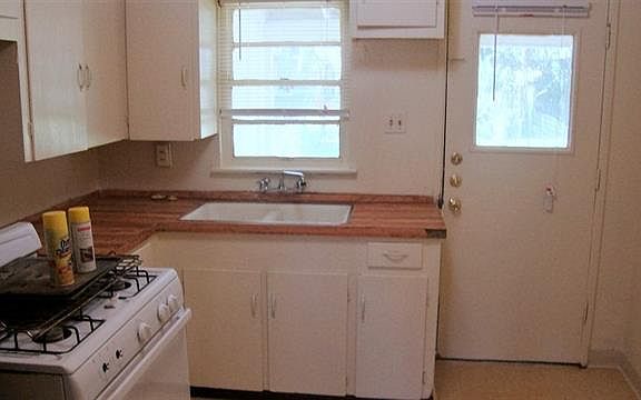 3rd image of 1214 Dawson Cir