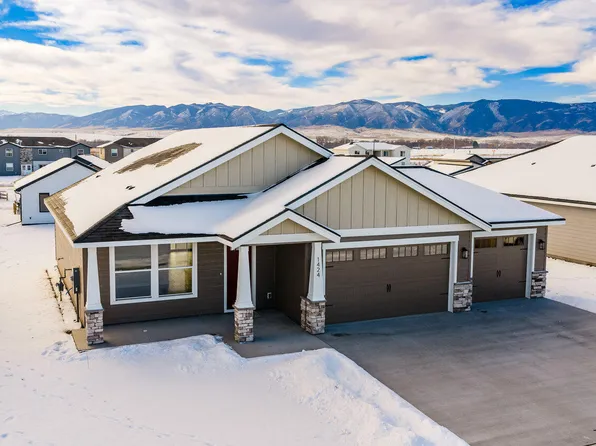 1424 Silverton Dr, Ranchester, WY 82839