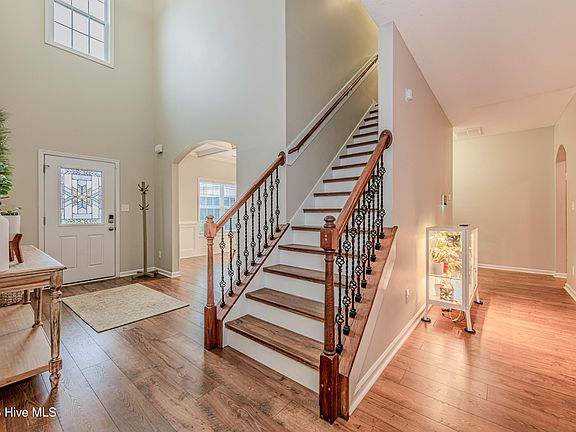 5th image of 206 Hemming Way