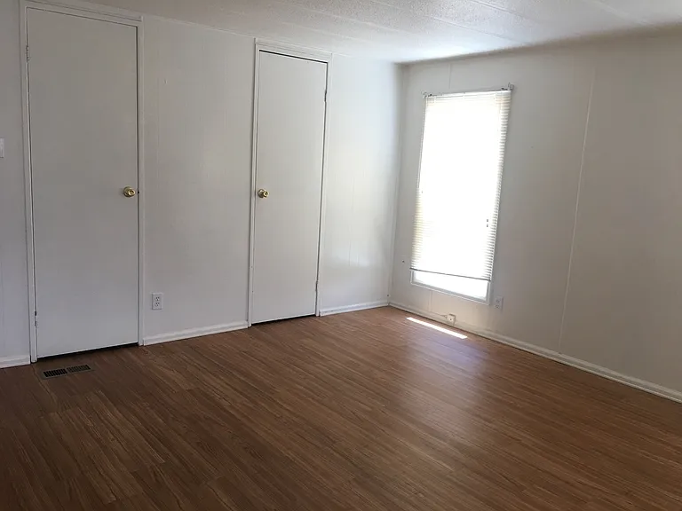 1053 Caroline Ct — Photo 10