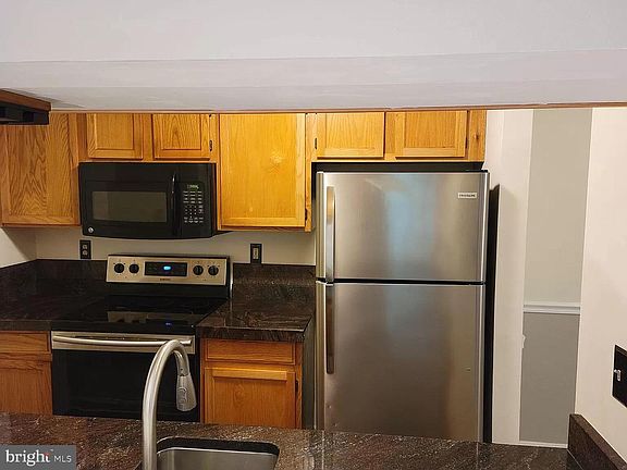 3rd image of 5708 Shadwell Ct Unit 101