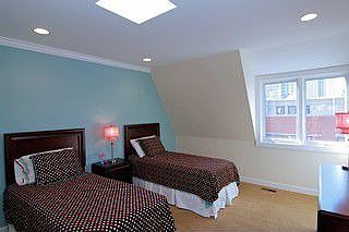 4th image of 433 N Canal St #Th