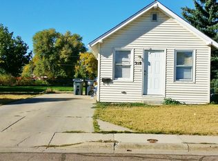 318 W 10th St, Cheyenne, WY 82007