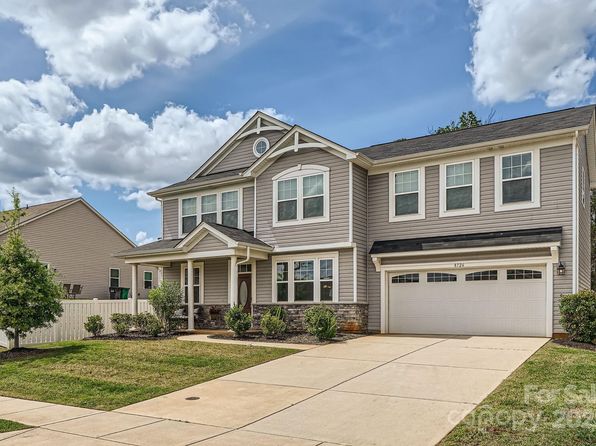 8726 Addingham Dr, Charlotte, NC 28269