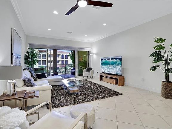2nd image of 21450 Strada Nuova Cir APT 305