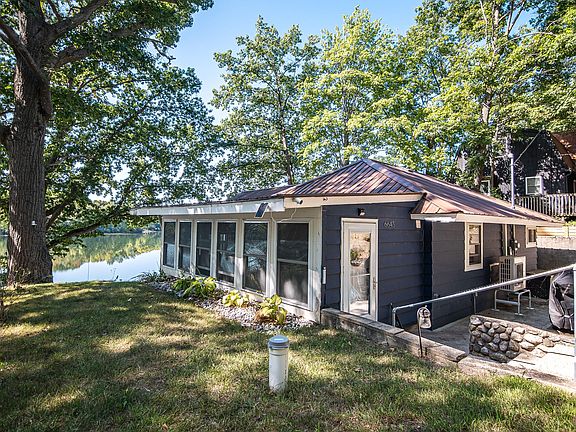 3rd image of 6645 S Lorne Dr