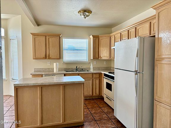 4th image of 2299 Tierra Blanda Dr