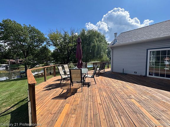 2nd image of 3251 Mann Rd