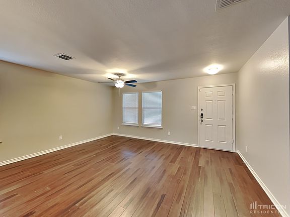 4th image of 1307 Foster St