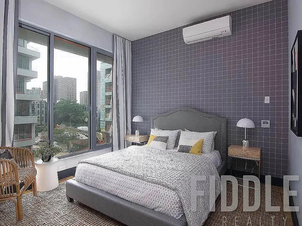 1st image of 10 Montieth St APT 572