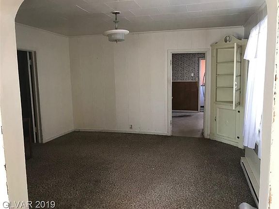 4th image of 949 Canyon St