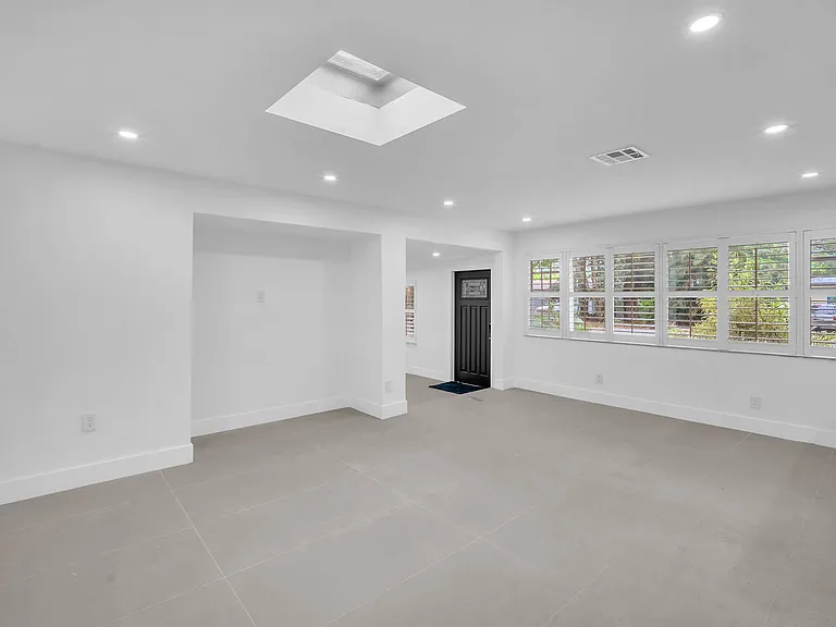 5148 SW 28th Ter — Photo 14