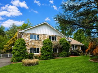 827 Wright Dr, Maple Glen, PA 19002