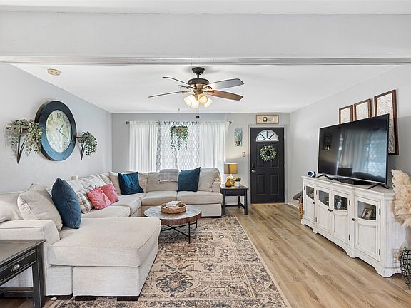 5th image of 7420 Maple Dr
