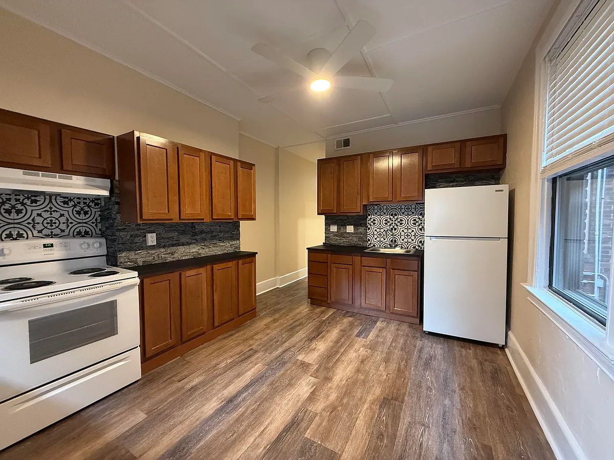 Building Photo - 3641 Liberty Ave #2
