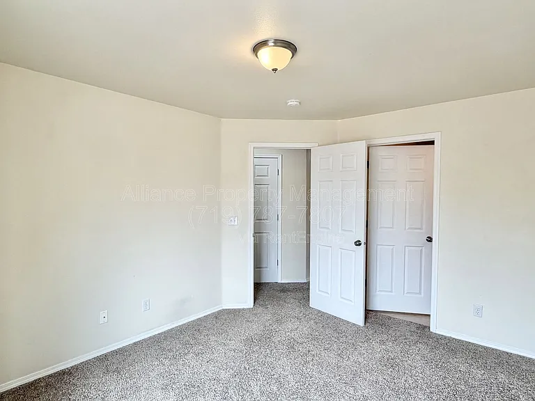 3870 Strawberry Field Grv #F — Photo 13