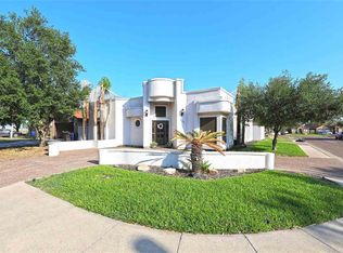 101 Suntan Ct, Laredo, TX 78041