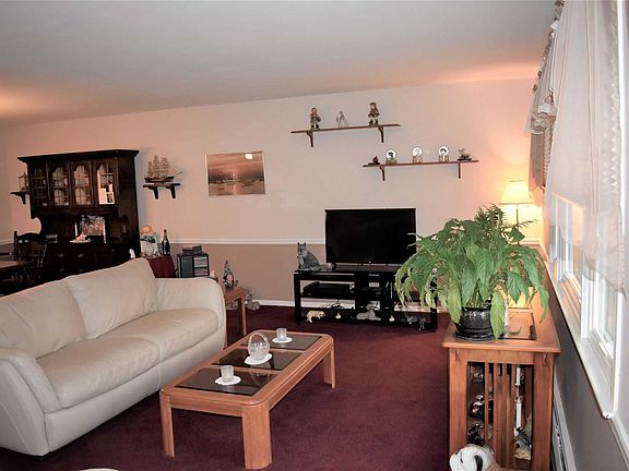 2nd image of 49 Admiral St