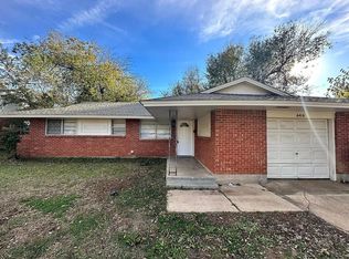 640 W Main St, Moore, OK 73160